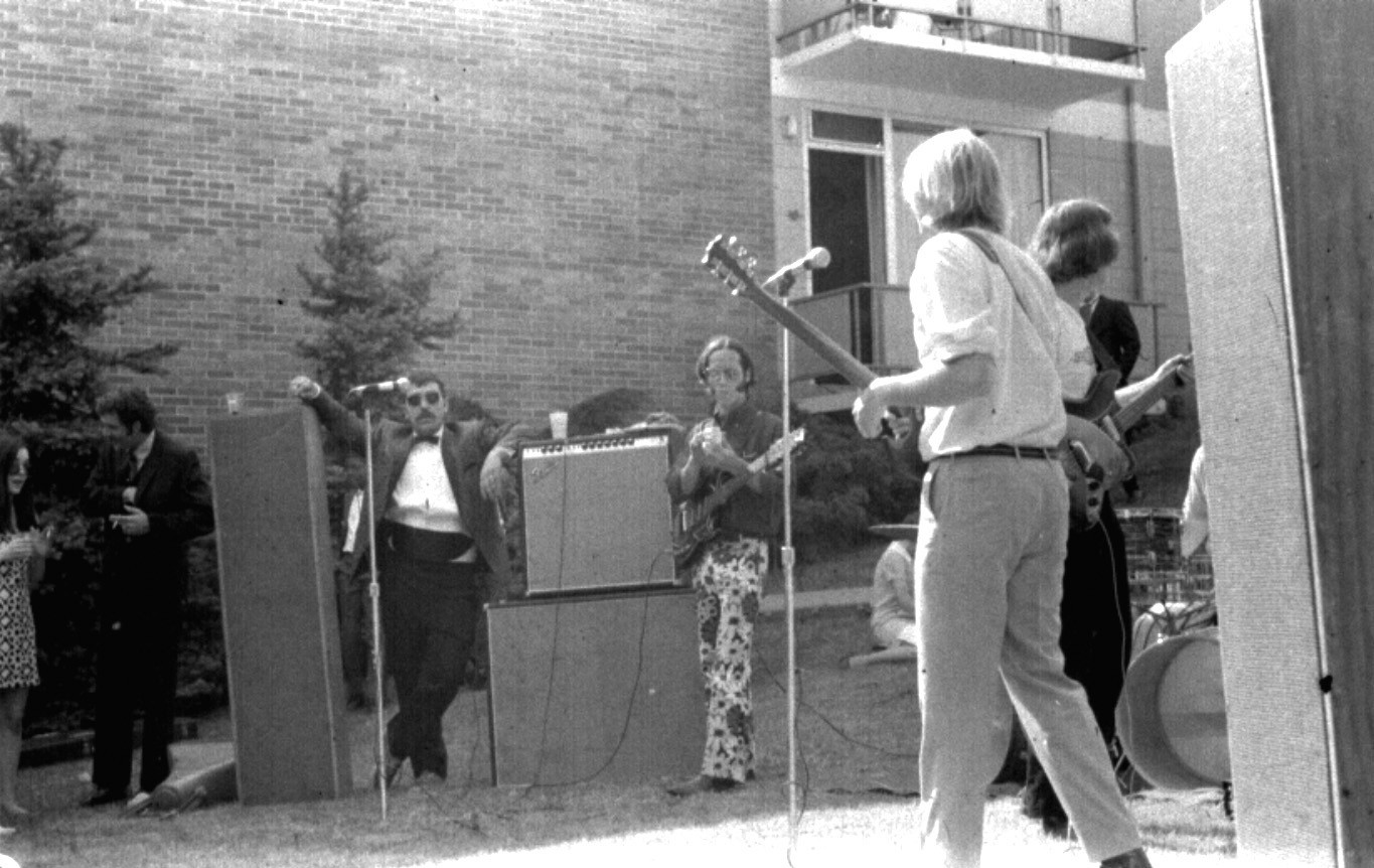 Tom Thurber with Cap'n Electric at 1969 wedding (photo from Shaun Reynolds)